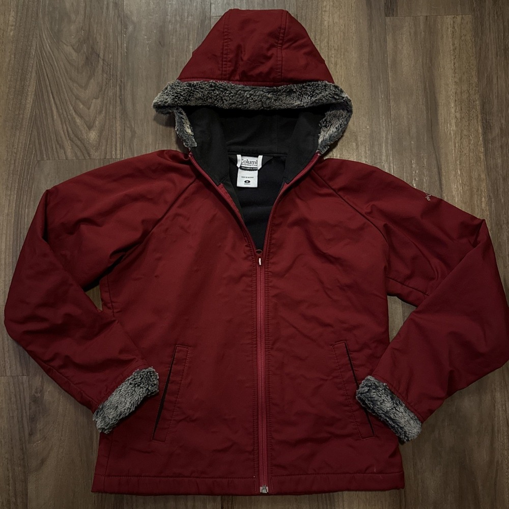 Columbia Full Zip Soft Shell Hooded Jacket Women's Size M Red Faux Fur Trim Coat
